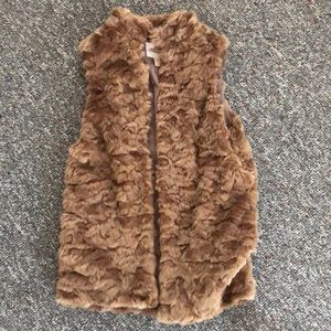 SOLD | Forever 21 Faux fur vest